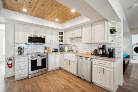 Casa en venta en Tampa, Florida, 6 dormitorios, 234.76 m2 № 1840290 - foto 6