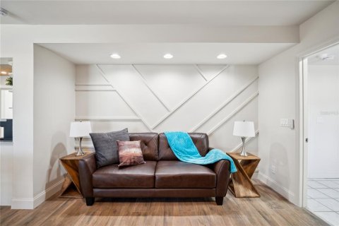 Casa en venta en Tampa, Florida, 6 dormitorios, 234.76 m2 № 1840290 - foto 30