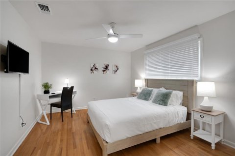 Casa en venta en Tampa, Florida, 6 dormitorios, 234.76 m2 № 1840290 - foto 25