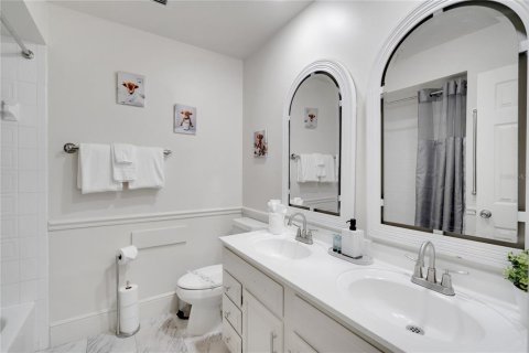Casa en venta en Tampa, Florida, 6 dormitorios, 234.76 m2 № 1840290 - foto 14