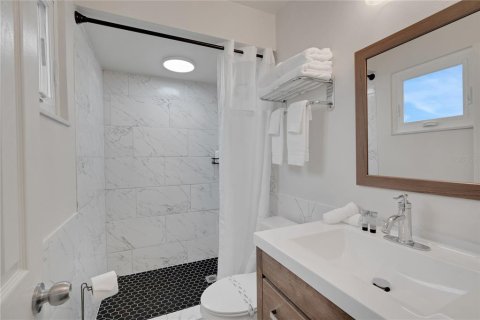 Casa en venta en Tampa, Florida, 6 dormitorios, 234.76 m2 № 1840290 - foto 15