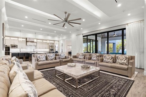 Villa ou maison à vendre à Four Corners, Floride: 16 chambres, 1643.81 m2 № 2298607 - photo 8