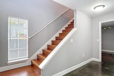 Adosado en venta en Tampa, Florida, 4 dormitorios, 192.12 m2 № 1771987 - foto 3