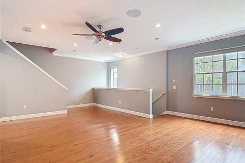 Adosado en venta en Tampa, Florida, 4 dormitorios, 192.12 m2 № 1771987 - foto 6
