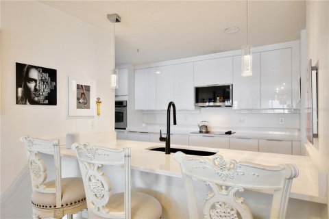 Copropriété à vendre à Orlando, Floride: 2 chambres, 175.12 m2 № 2408788 - photo 13