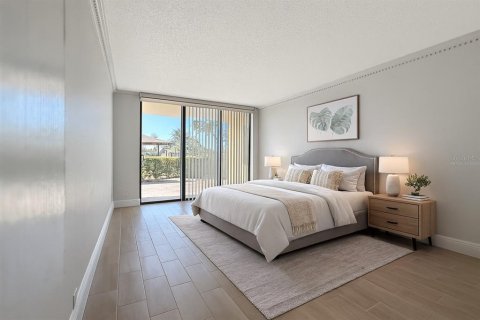 Condo in Belleair, Florida, 2 bedrooms  № 2103129 - photo 15