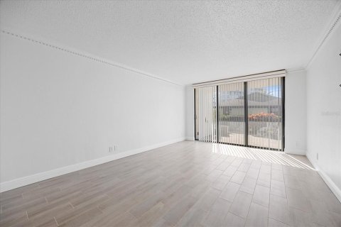 Condo in Belleair, Florida, 2 bedrooms  № 2103129 - photo 18
