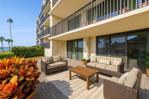 Condo in Belleair, Florida, 2 bedrooms  № 2103129 - photo 22