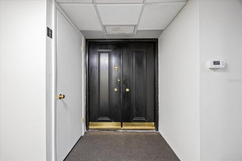 Condo in Belleair, Florida, 2 bedrooms  № 2103129 - photo 2