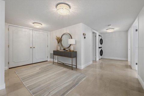Condo in Belleair, Florida, 2 bedrooms  № 2103129 - photo 3