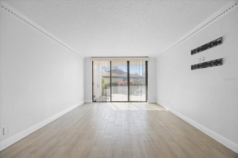Condo in Belleair, Florida, 2 bedrooms  № 2103129 - photo 19