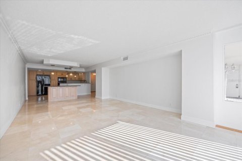Condo in Belleair, Florida, 2 bedrooms  № 2103129 - photo 7