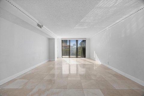 Condo in Belleair, Florida, 2 bedrooms  № 2103129 - photo 5