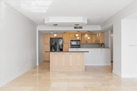 Condo in Belleair, Florida, 2 bedrooms  № 2103129 - photo 8