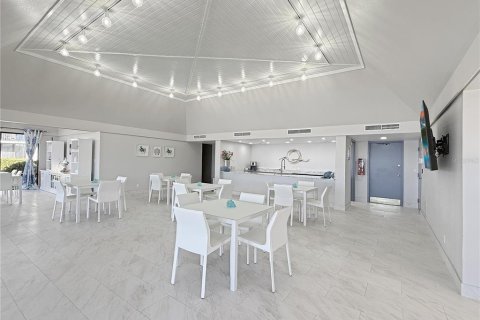 Condo in Belleair, Florida, 2 bedrooms  № 2103129 - photo 30
