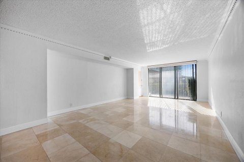 Condo in Belleair, Florida, 2 bedrooms  № 2103129 - photo 6