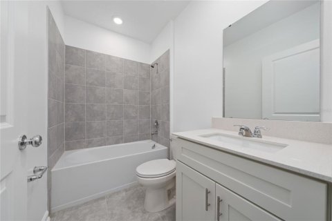 House in Kissimmee, Florida 3 bedrooms, 144.93 sq.m. № 2227087 - photo 9