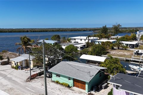 House in Matlacha, Florida 1 bedroom, 43.48 sq.m. № 2218044 - photo 30