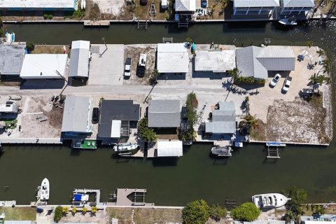 House in Matlacha, Florida 1 bedroom, 43.48 sq.m. № 2218044 - photo 29