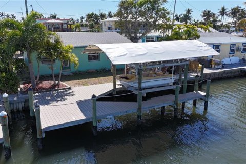 House in Matlacha, Florida 1 bedroom, 43.48 sq.m. № 2218044 - photo 7