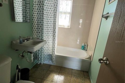 House in Matlacha, Florida 1 bedroom, 43.48 sq.m. № 2218044 - photo 18
