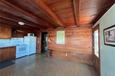 House in Matlacha, Florida 1 bedroom, 43.48 sq.m. № 2218044 - photo 14