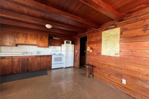 House in Matlacha, Florida 1 bedroom, 43.48 sq.m. № 2218044 - photo 13