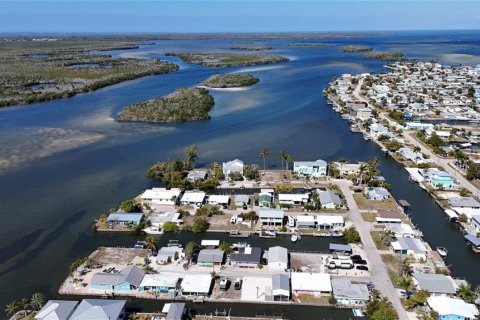 House in Matlacha, Florida 1 bedroom, 43.48 sq.m. № 2218044 - photo 25