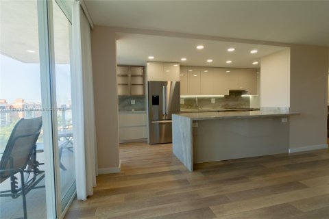 Condo in Sunny Isles Beach, Florida, 2 bedrooms  № 1867511 - photo 16