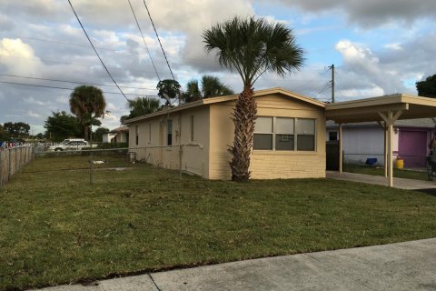 Villa ou maison à louer à Riviera Beach, Floride: 4 chambres, 98.1 m2 № 2045718 - photo 2