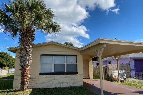 Villa ou maison à louer à Riviera Beach, Floride: 4 chambres, 98.1 m2 № 2045718 - photo 3