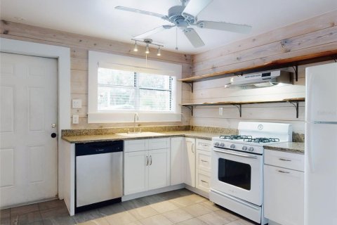 Propiedad comercial en venta en New Smyrna Beach, Florida, 221.48 m2 № 1723612 - foto 7