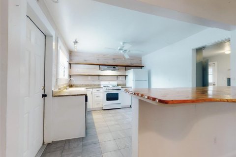 Propiedad comercial en venta en New Smyrna Beach, Florida, 221.48 m2 № 1723612 - foto 10
