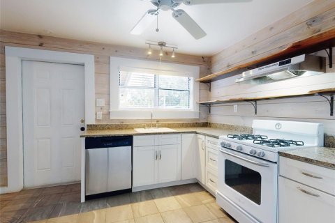 Propiedad comercial en venta en New Smyrna Beach, Florida, 221.48 m2 № 1723612 - foto 8