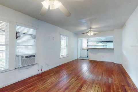 Propiedad comercial en venta en New Smyrna Beach, Florida, 221.48 m2 № 1723612 - foto 16
