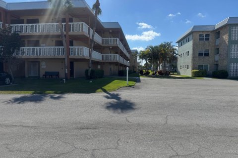Condominio en Boca Raton, Florida, 2 dormitorios  № 2084492