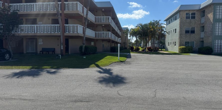 Condominio en Boca Raton, Florida, 2 dormitorios  № 2084492