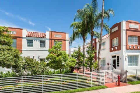 Immobilier commercial à vendre à Miami Beach, Floride: 75.81 m2 № 1987584 - photo 1