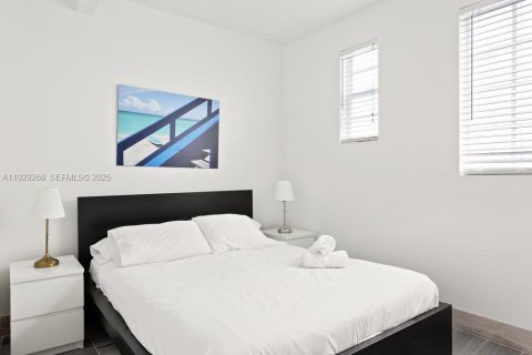 Immobilier commercial à vendre à Miami Beach, Floride: 75.81 m2 № 1987584 - photo 4