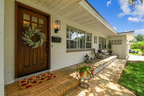 House in Maitland, Florida 3 bedrooms, 188.03 sq.m. № 1829815 - photo 2