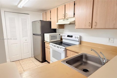 Condominio en venta en Plantation, Florida, 2 dormitorios, 89.65 m2 № 1730815 - foto 17