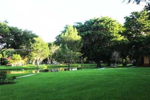 Купить кондоминиум в Плантация, Флорида 2 спальни, 89.65м2, № 1730815 - фото 3