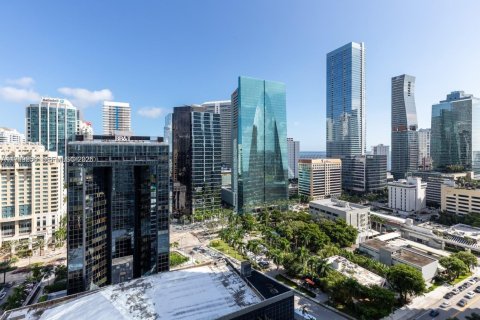 Condo in Miami, Florida, 2 bedrooms  № 2004960 - photo 7