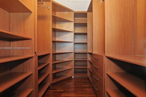 Condo in Miami, Florida, 2 bedrooms  № 2004960 - photo 9