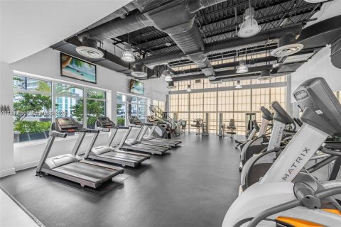 Condo in Miami, Florida, 2 bedrooms  № 2004960 - photo 16