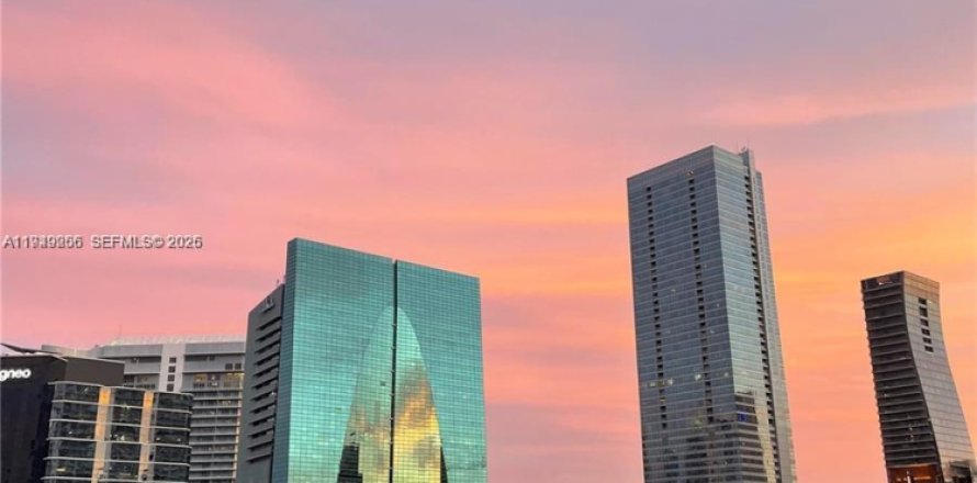 Condo in Miami, Florida, 2 bedrooms  № 2004960