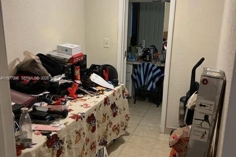 Condo in Lauderhill, Florida, 1 bedroom  № 2078999 - photo 5