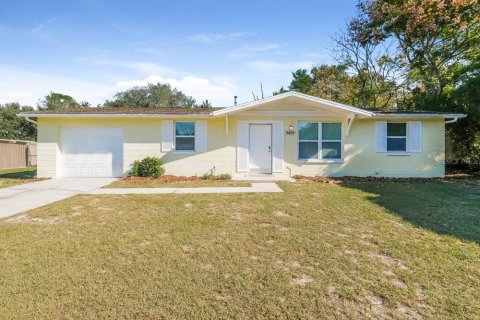 Casa en Spring Hill, Florida 3 dormitorios, 118.91 m2 № 2094567
