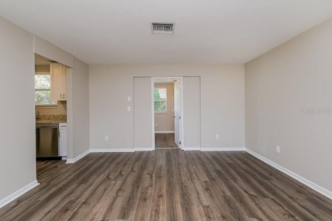 Casa en alquiler en Spring Hill, Florida, 3 dormitorios, 118.91 m2 № 2094567 - foto 5