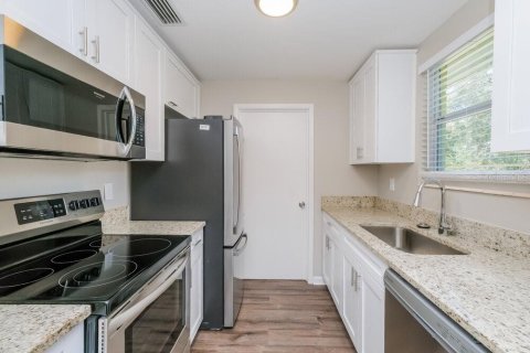 Casa en alquiler en Spring Hill, Florida, 3 dormitorios, 118.91 m2 № 2094567 - foto 6